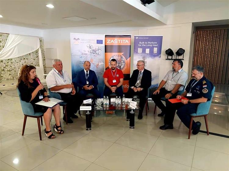 Slika /slike/konferencija.jpg